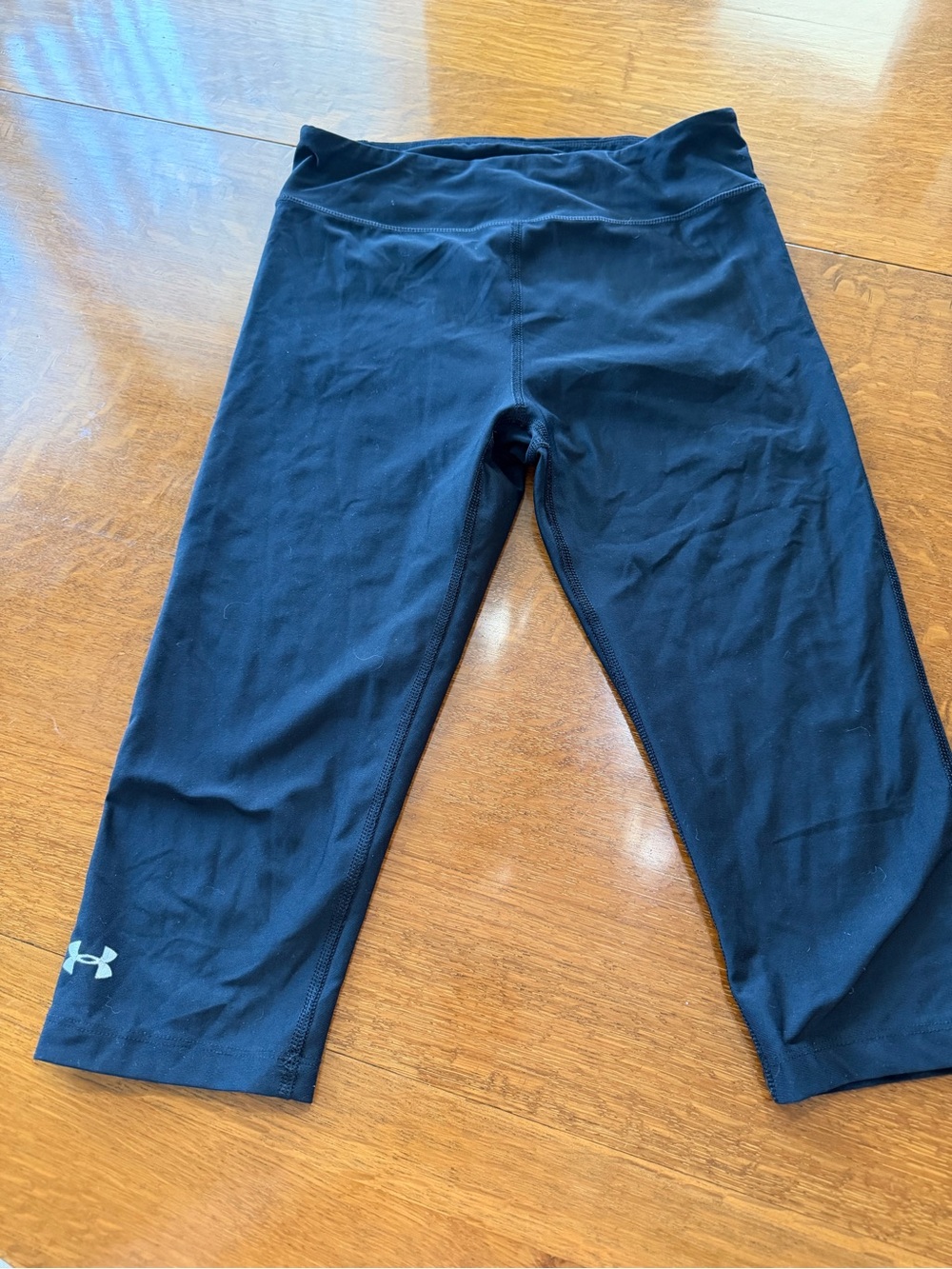 Under Armour cropped compression tights women small